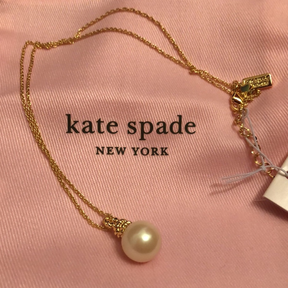 KATE SPADE CREAM/GOLD-TONE “SAILOR’S KNOT” PEARLESCENT DROP NECKLACE-NEW W/TAGS!
